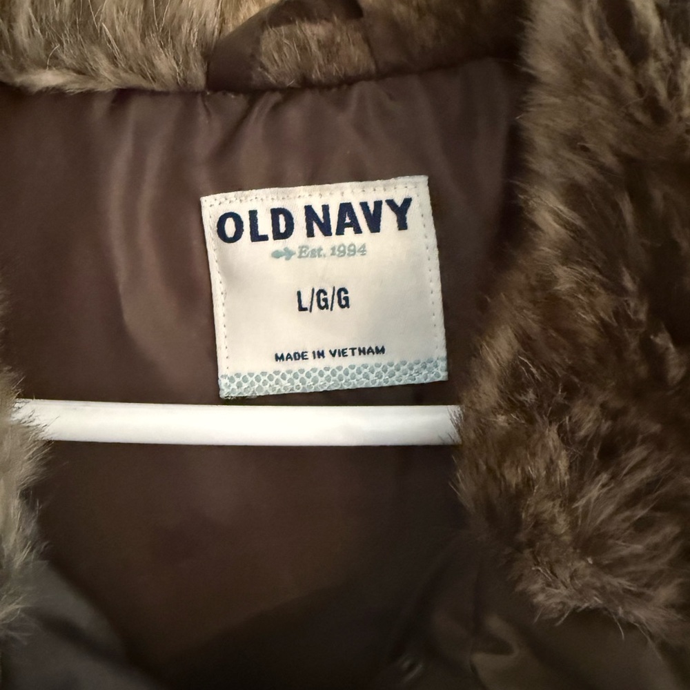 Old Navy Women's Brown Puffer Jacket with Faux Fur Collar - Picture 4 of 4